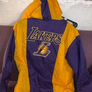 La lakers wind breaker